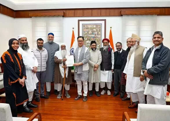 मुस्लिम पर्सनल लॉ बोर्ड के प्रतिनिधिमंडल ने केंद्रीय अल्पसंख्यक मामलों के मंत्री रिजिजू से की मुलाकात