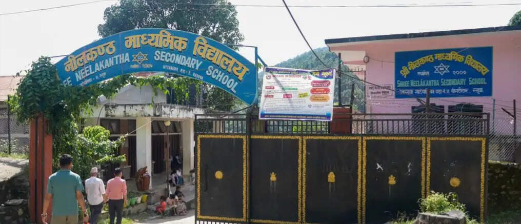 नेपाल में बाढ़ के बाद अब भी 500 विद्यार्थी संपर्कविहीन
