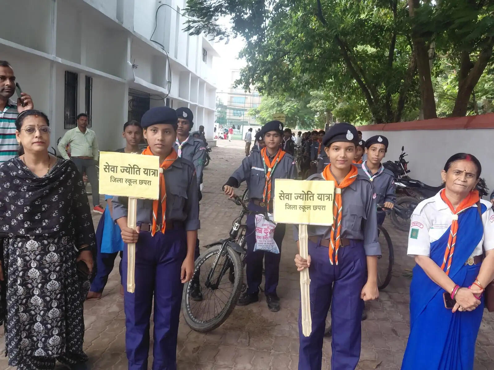 सेवा ज्योति कार्यक्रम के तहत छपरा में निकाली गई साइकिल रैली