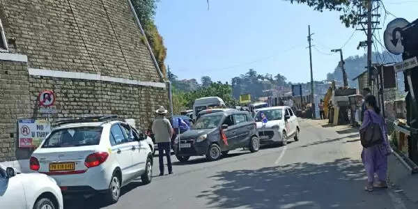 जाम से बेहाल शिमला: आईएसबीटी से ओल्ड बस स्टैंड तक रोजाना घंटों जाम