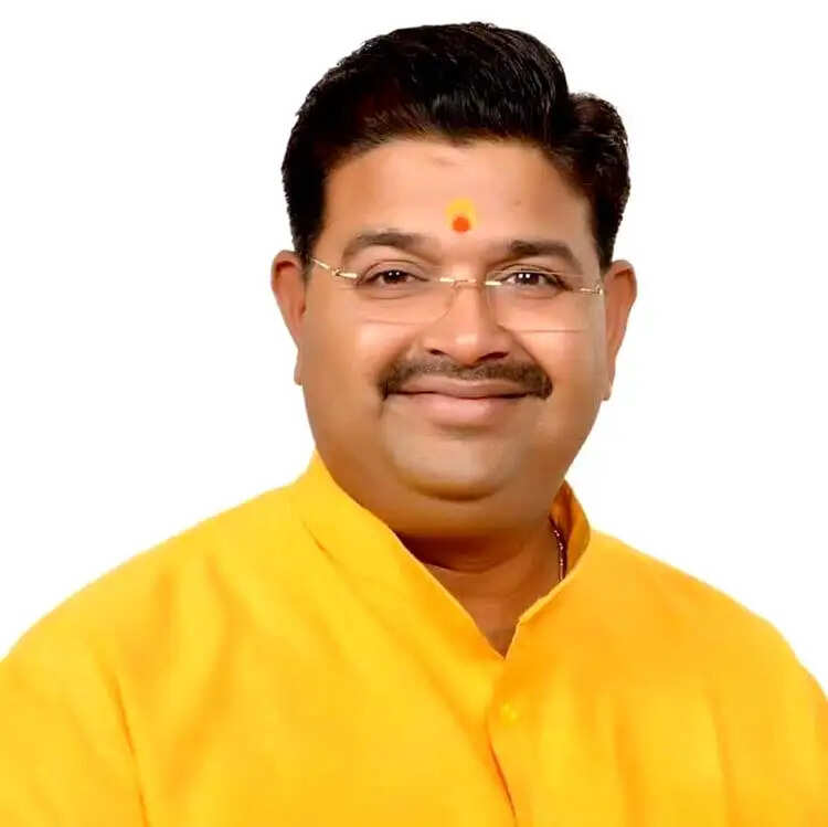 कांग्रेस कर रही ऐसे संवेदनशील मुद्दे पर जनता को गुमराह: तिवारी