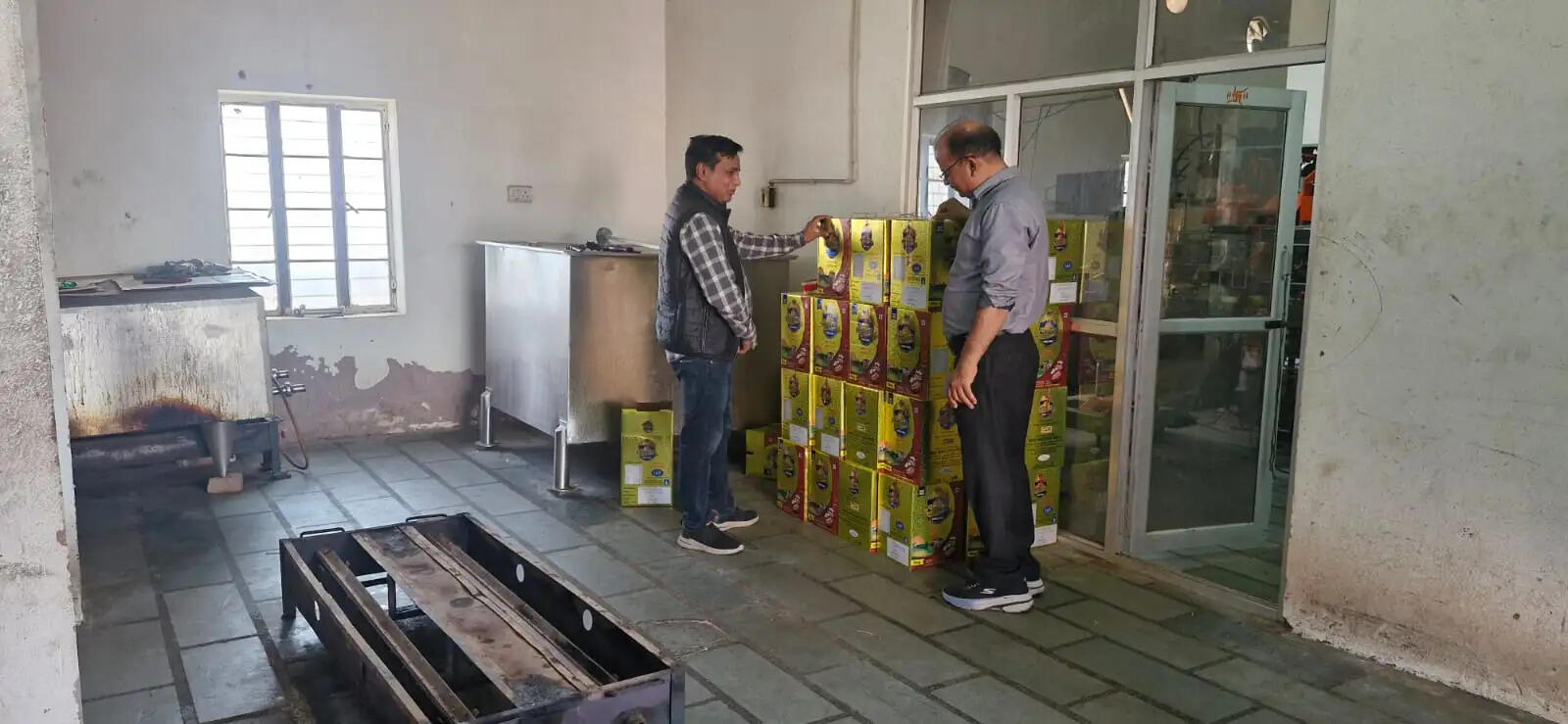 शुद्ध आहार मिलावट पर वार&nbsp;: बीकानेर में केंद्रीय दल की घी फैक्ट्री पर बड़ी कार्रवाई, 765 किलो घी सीज