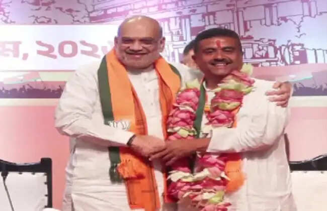 शेख हसीना ने दी शुभेंदु अधिकारी को बधाई