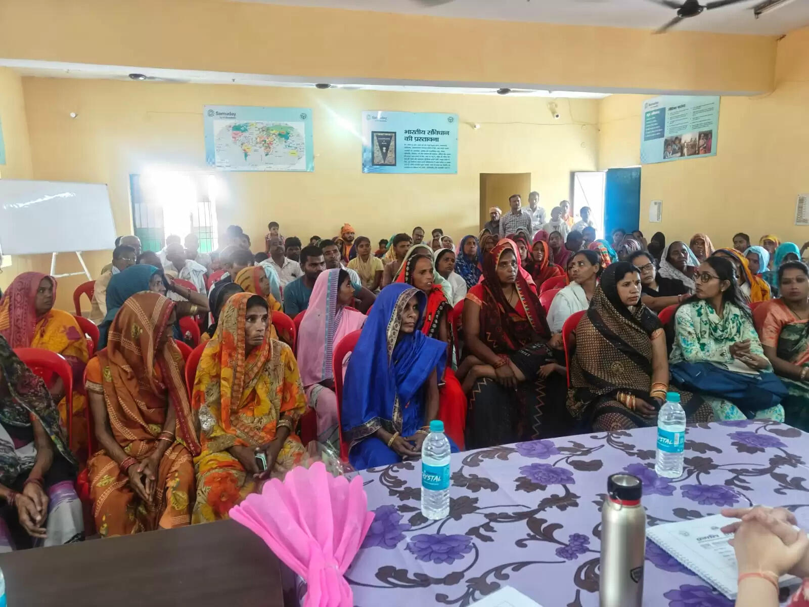 ग्राम चौपाल में नहीं पहुंचे अधिकारी, सीडीओ ने वेतन रोकने के दिए आदेश