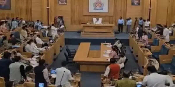 इंदौर नगर निगम का 8,455 करोड़ रुपये का बजट पारित, ‘वंदे मातरम’ नहीं गाने पर हुआ हंगामा