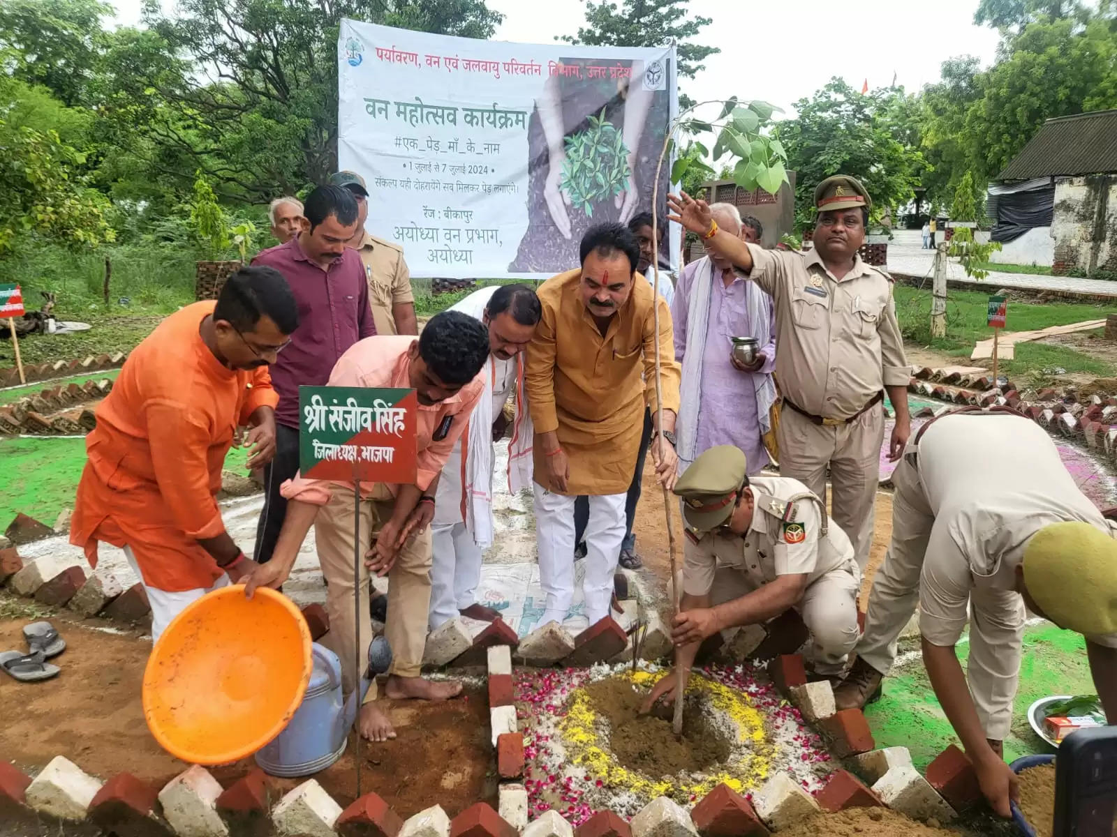 मिल्कीपुर विधानसभा के उपचुनाव को लेकर मंत्रियों ने की बैठक