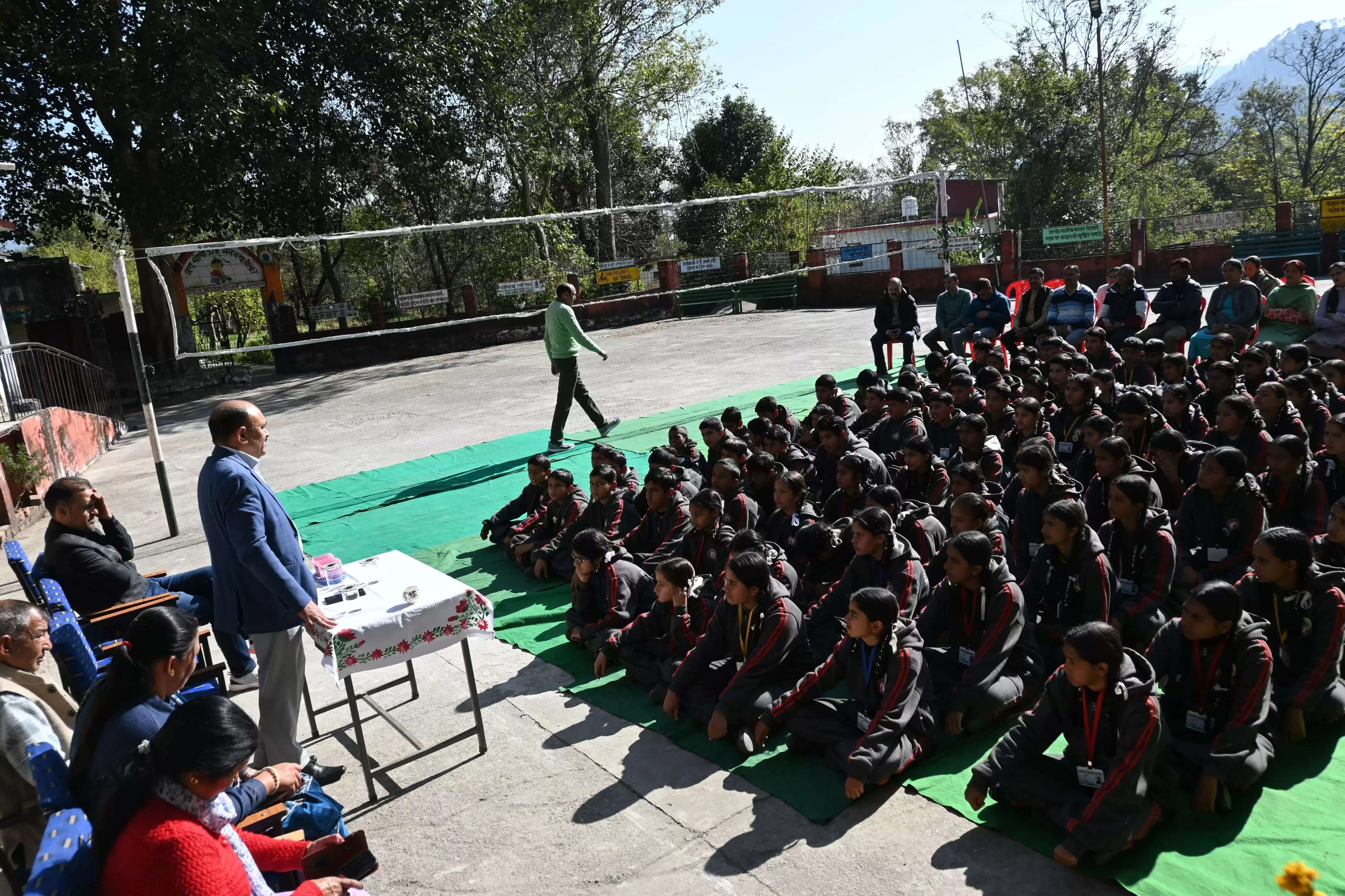 एसडीएम ने बच्चों से की सीधी वार्ता, लक्ष्य निर्धारण व नशा मुक्ति पर दिया विशेष संदेश