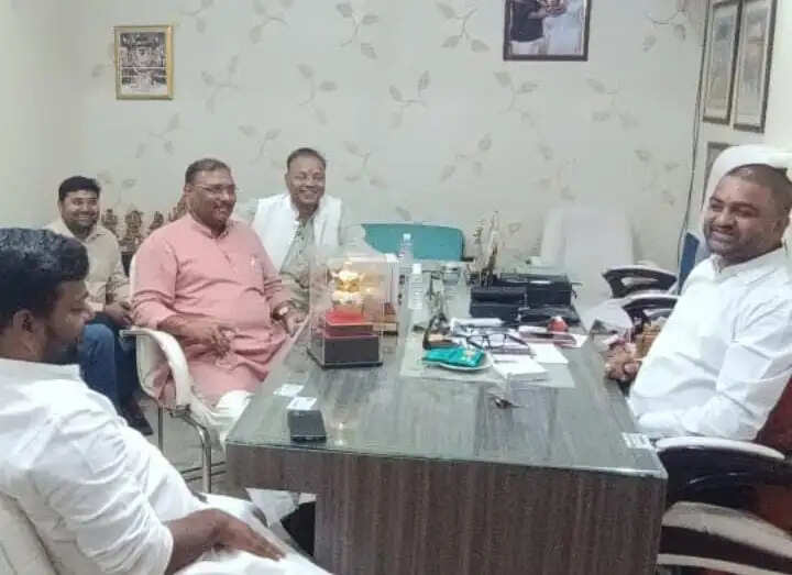 सेवा और संस्कार से समाज को जोड़ने का कार्य कर रही हैं सामाजिक संस्थाएं : आशीष केसरवानी