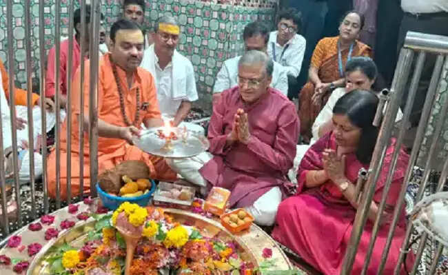 मुख्य निर्वाचन आयुक्त ज्ञानेश कुमार ने ओंकारेश्वर में किए ज्योतिर्लिंग के दर्शन, बोले-23 साल पुराना संकल्प पूरा हुआ