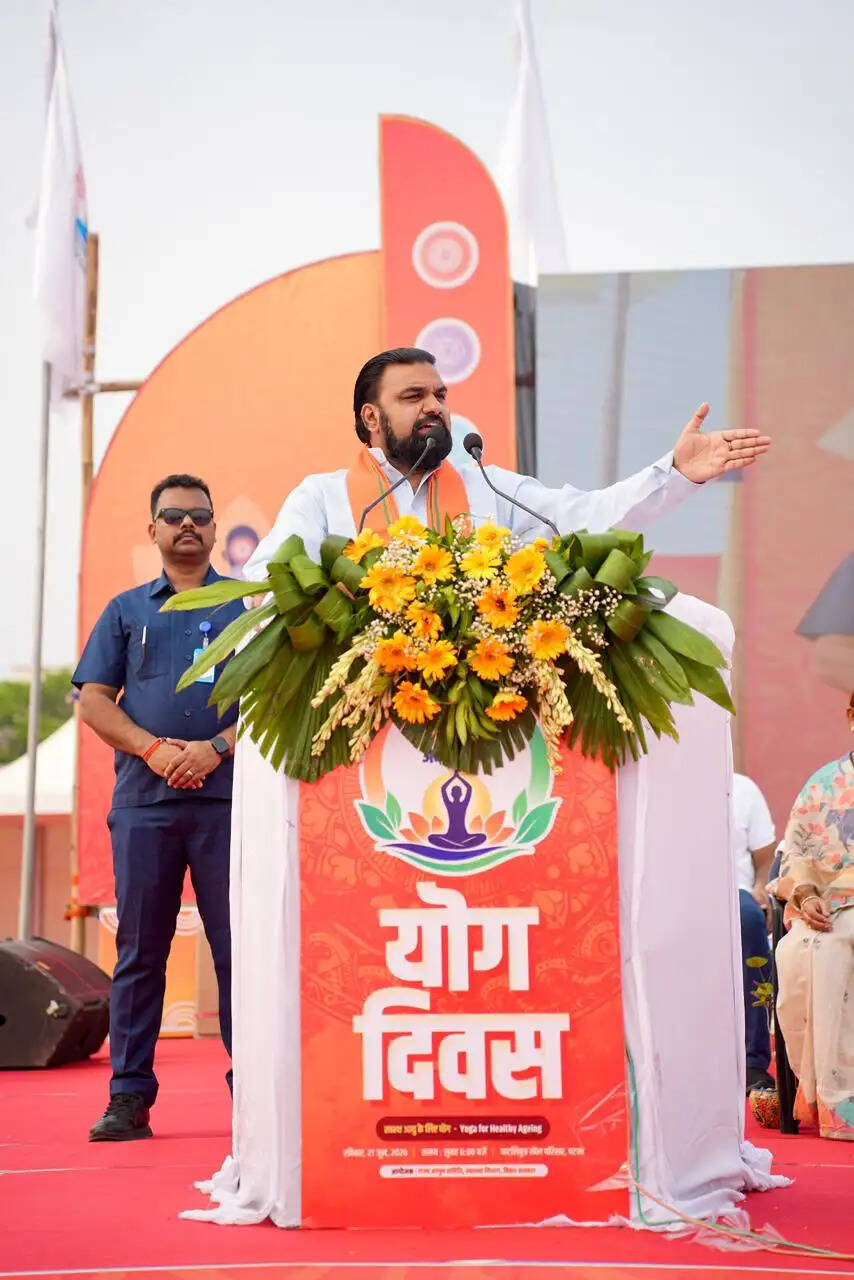 स्कूलों और कॉलेजों में योग को पाठ्यक्रम से जोड़ने की दिशा में काम करेगी सरकार : सम्राट चौधरी