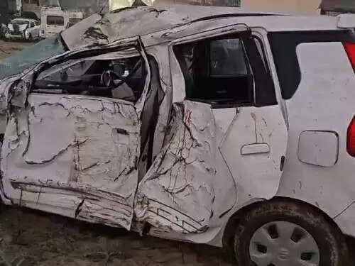 खाटूश्याम के दर्शन करने जाते समय पेड़ से कार टकराई, दो श्रद्धालुओं की मौत