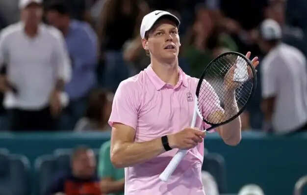 मियामी ओपन 2026: सिनर ने ‘सनशाइन डबल’ की उम्मीदें रखीं जिंदा, मेदवेदेव और मेंसिक बाहर