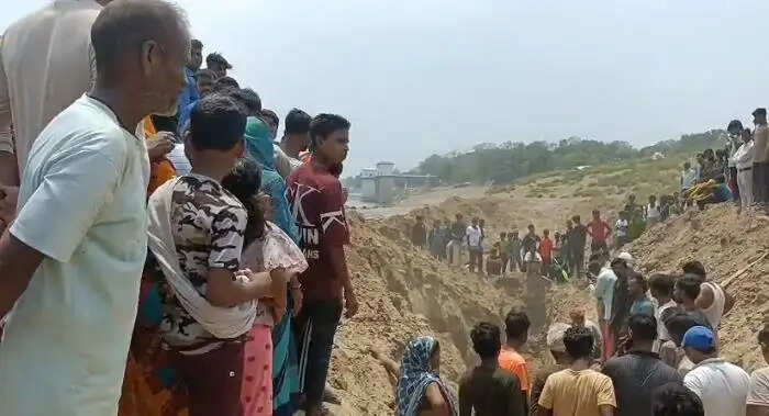 सीवर लाइन निर्माण के दौरान मिट्टी धसने से मजदूर की दबकर मौत, आक्रोश