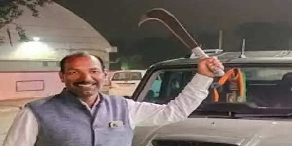 भाजपा नेता मनोहर धाकड़ पर एफआईआर दर्ज, दिल्ली-मुंबई एक्सप्रेस वे पर महिला के साथ वायरल हुआ था अश्लील वीडियो