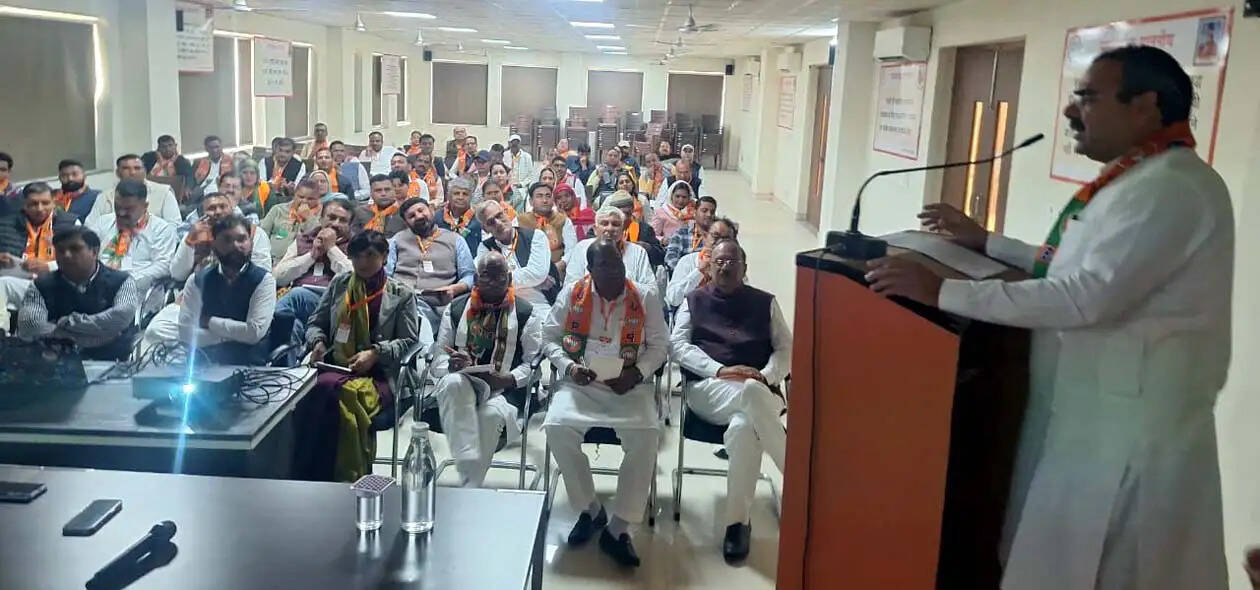 हिसार : मंडल स्तर तक सशक्त, प्रशिक्षित व समर्पित कार्यकर्ता तैयार करना ही प्रशिक्षण का उद्देश्य : सुरेन्द्र पूनिया