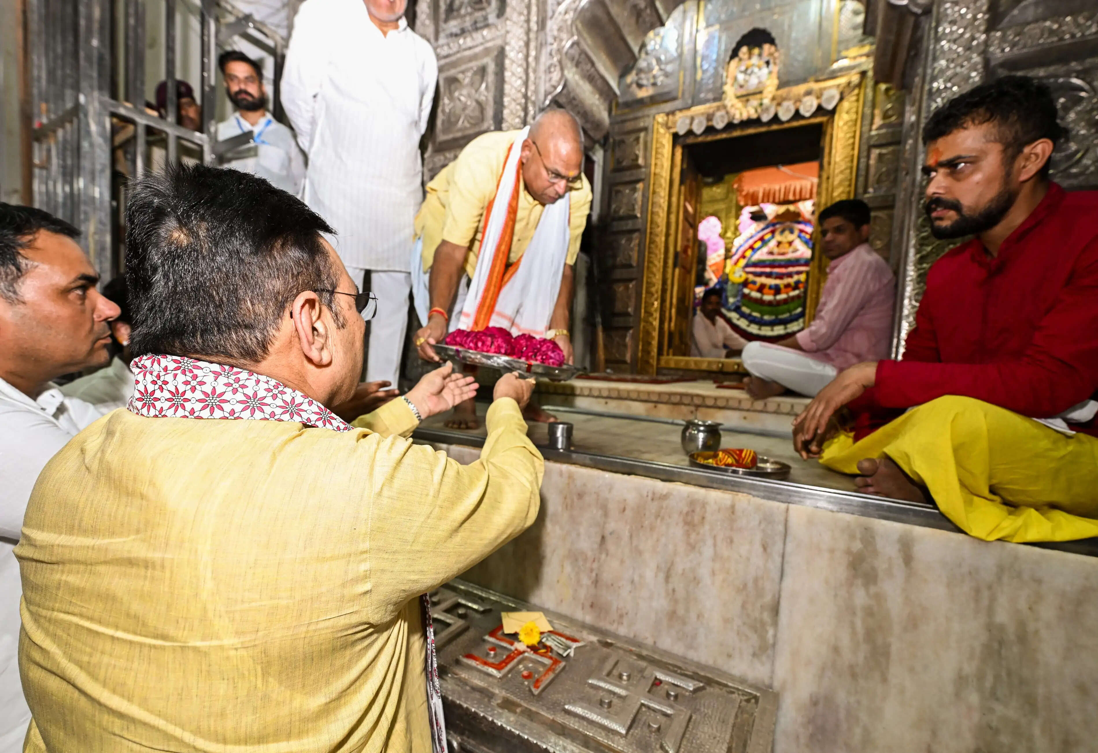 मुख्यमंत्री भजनलाल शर्मा ने खाटूश्याम मन्दिर में किए दर्शन