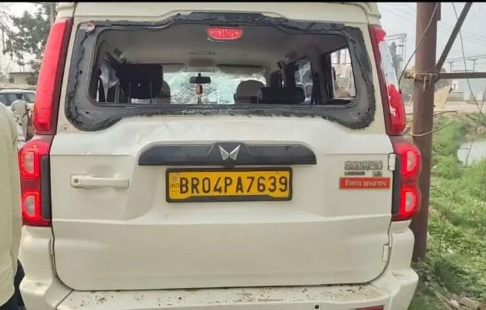 छपरा में बालू माफियाओं ने खनन टीम पर हमला कर आरोपित को छुड़ाया