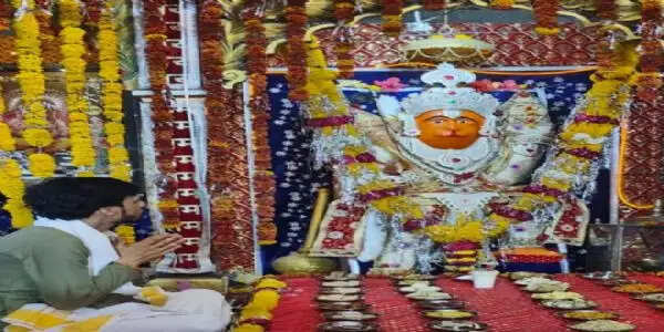 झाबुआ: देर रात तक हुआ हनुमान चालीसा पाठ, जिले में हर्षोल्लास से मनाई गई हनुमान जयंती