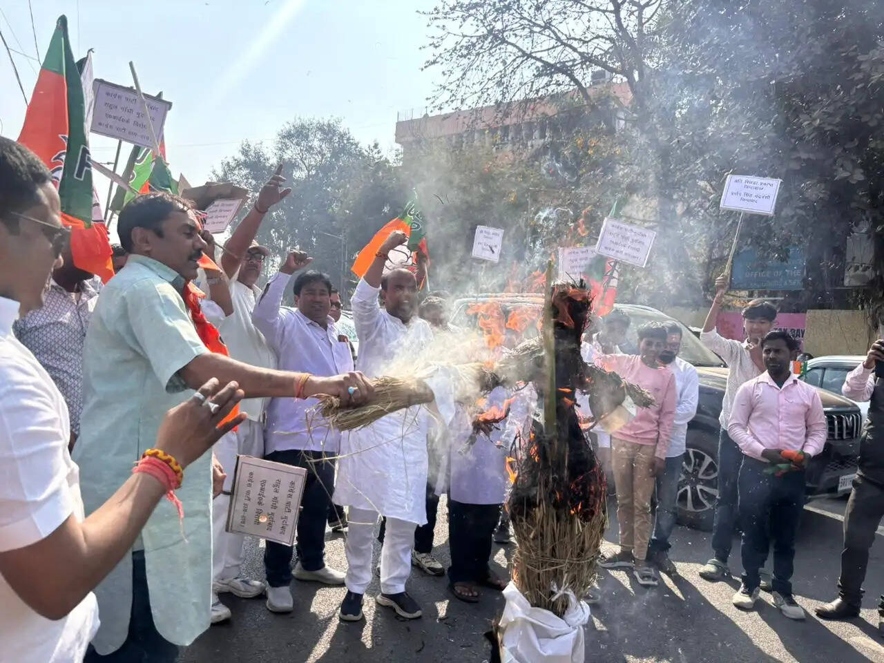 भारतीय जनता पार्टी अति पिछड़ा प्रकोष्ठ ने कांग्रेस के खिलाफ किया विरोध प्रदर्शन