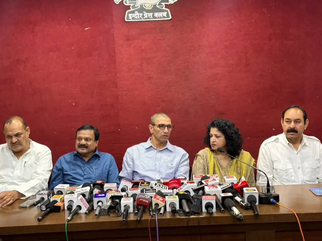 शिक्षा, भर्ती परीक्षा और रोजगार के मुद्दे पर&nbsp;जीतू पटवारी ने सरकार को घेरा,&nbsp;बोले- विद्यार्थियों तक योजनाओं का लाभ पहुंचना&nbsp;जरुरी