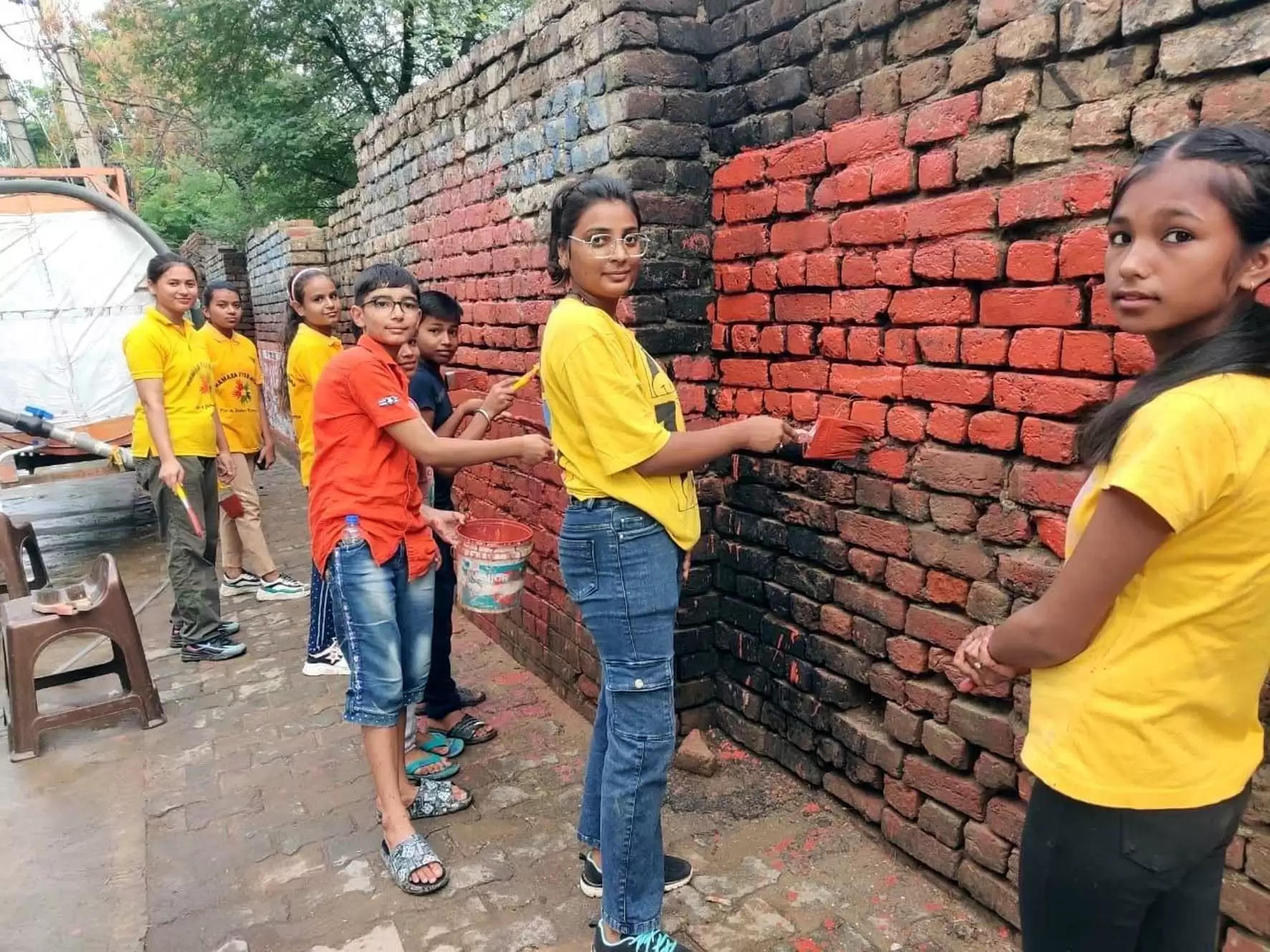 हिसार : ‘हमारा प्यार हिसार’ व ऋषिनगर वेलफ़ेयर एसोसिएशन का संयुक्त पेंटिंग व सफ़ाई अभियान लगातार जारी