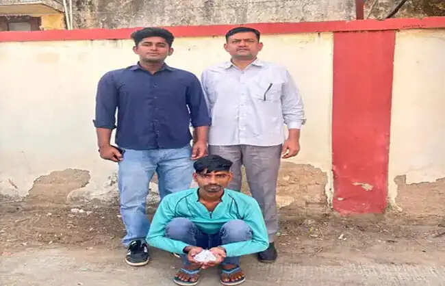 नारनौल में हेरोइन सहित युवक गिरफ्तार