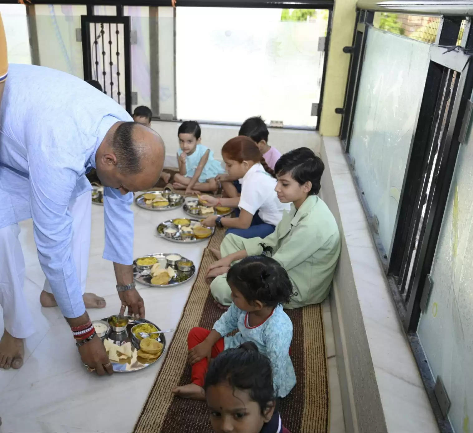 भाजपा प्रत्याशी सीपी जोशी ने रामनवमी पर कन्या पूजन कर लिया आशीर्वाद