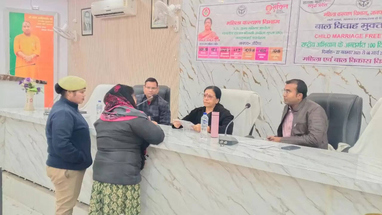 राज्य महिला आयोग की सदस्य ने सुनीं पीड़ित महिलाओं की समस्याएं