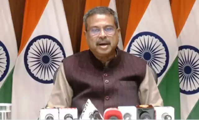 बजट में शिक्षा को बड़ी प्राथमिकता, हर जिले में गर्ल्स हॉस्टल और 5 यूनिवर्सिटी टाउनशिप का प्रस्ताव: धर्मेंद्र प्रधान