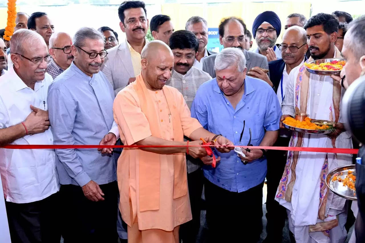 जीरो टॉलरेंस नीति से अपराधियों और उनके आकाओं को ही परेशानी : योगी आदित्यनाथ