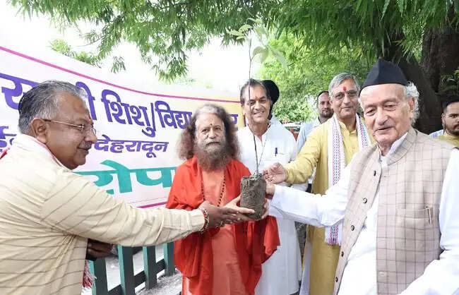 स्व. अग्रवाल के योगदान को किया याद