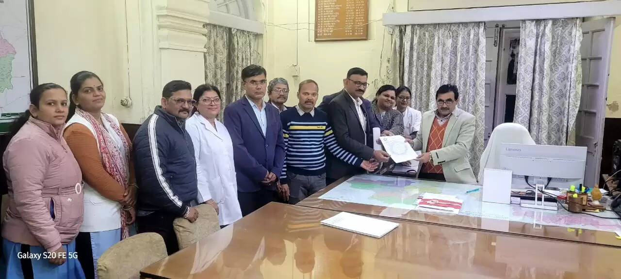 राजस्थान नर्सेज एसोसिएशन : नर्सेज ने लंबित मांागों को लेकर सौंपा ज्ञापन