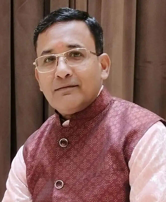 होलिका दहन 2 मार्च को होगा और रंग 4 मार्च को खेला जाएगा