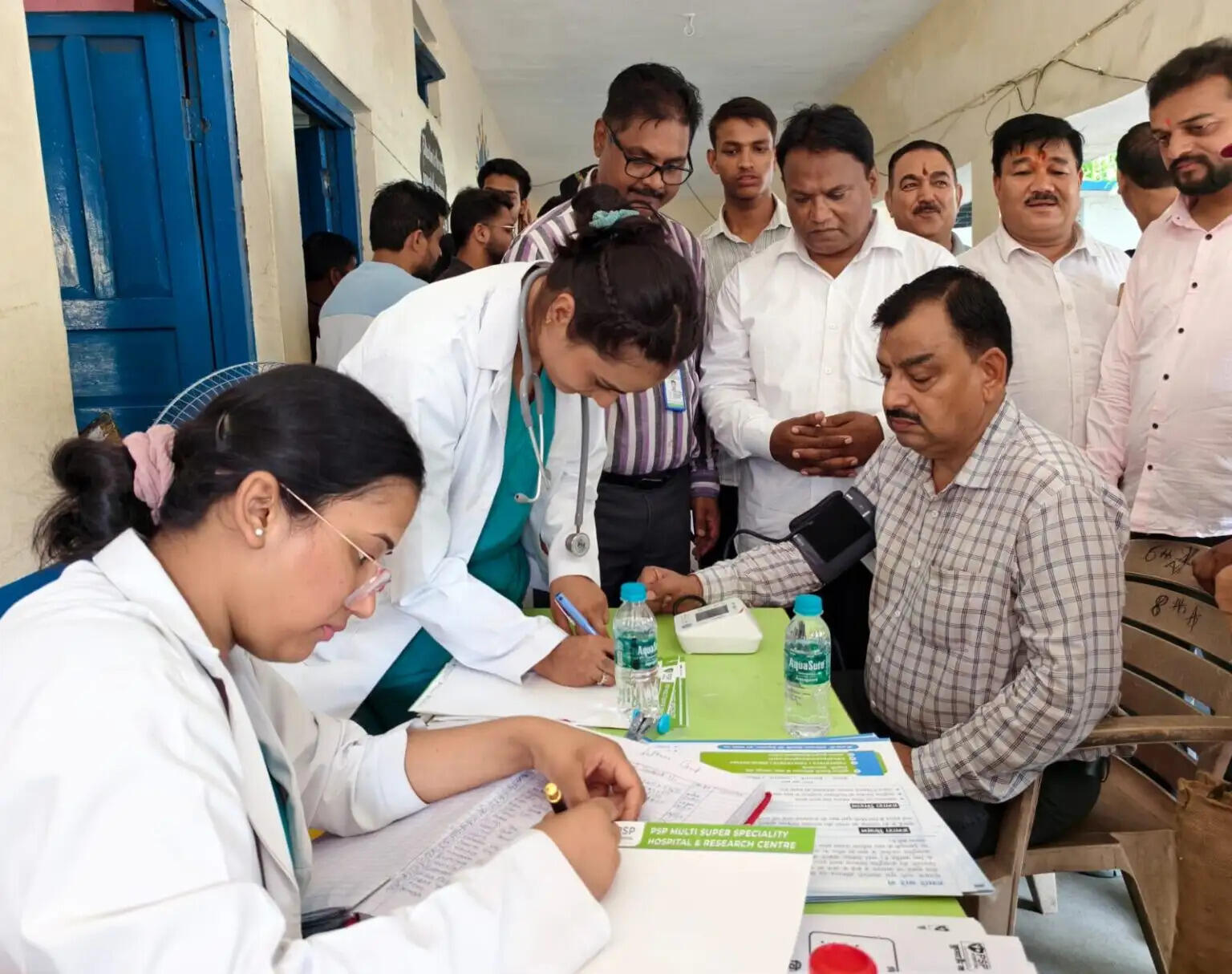 लालकुआं में निःशुल्क चिकित्सा शिविर का आयोजन 250 से अधिक लोगों ने उठाया लाभ
