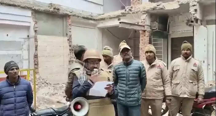 दालमंडी सड़क काे 17.4 मीटर चौड़ी करने के लिए मुनादी