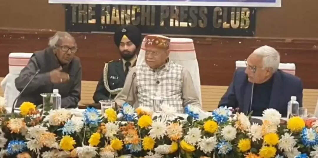 मीडिया लोकतंत्र का मजबूत स्तंभ : राज्यपाल