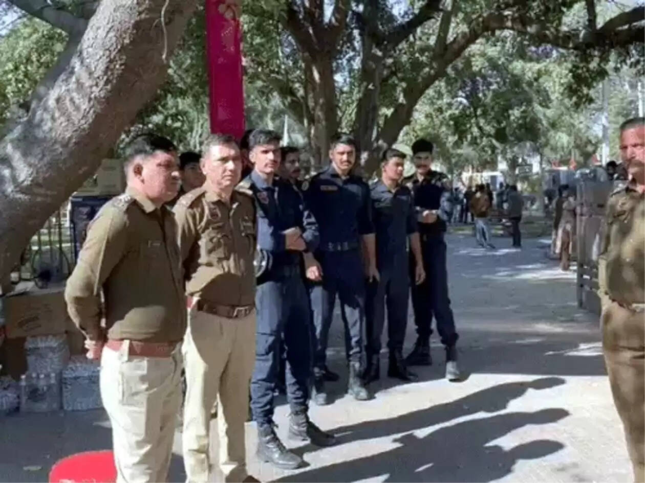 हिसार : क्रिसमस पर बजरंग दल ने किया हनुमान चालीसा पाठ का ऐलान,थमाए नोटिस