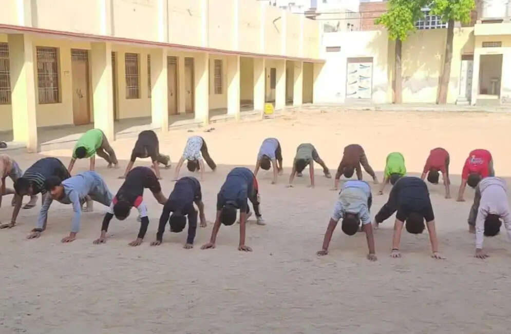 हाथरस में संघ के शताब्दी वर्ष पर बाल कुंभ का आयोजन, बच्चों ने सीखी राष्ट्र सेवा