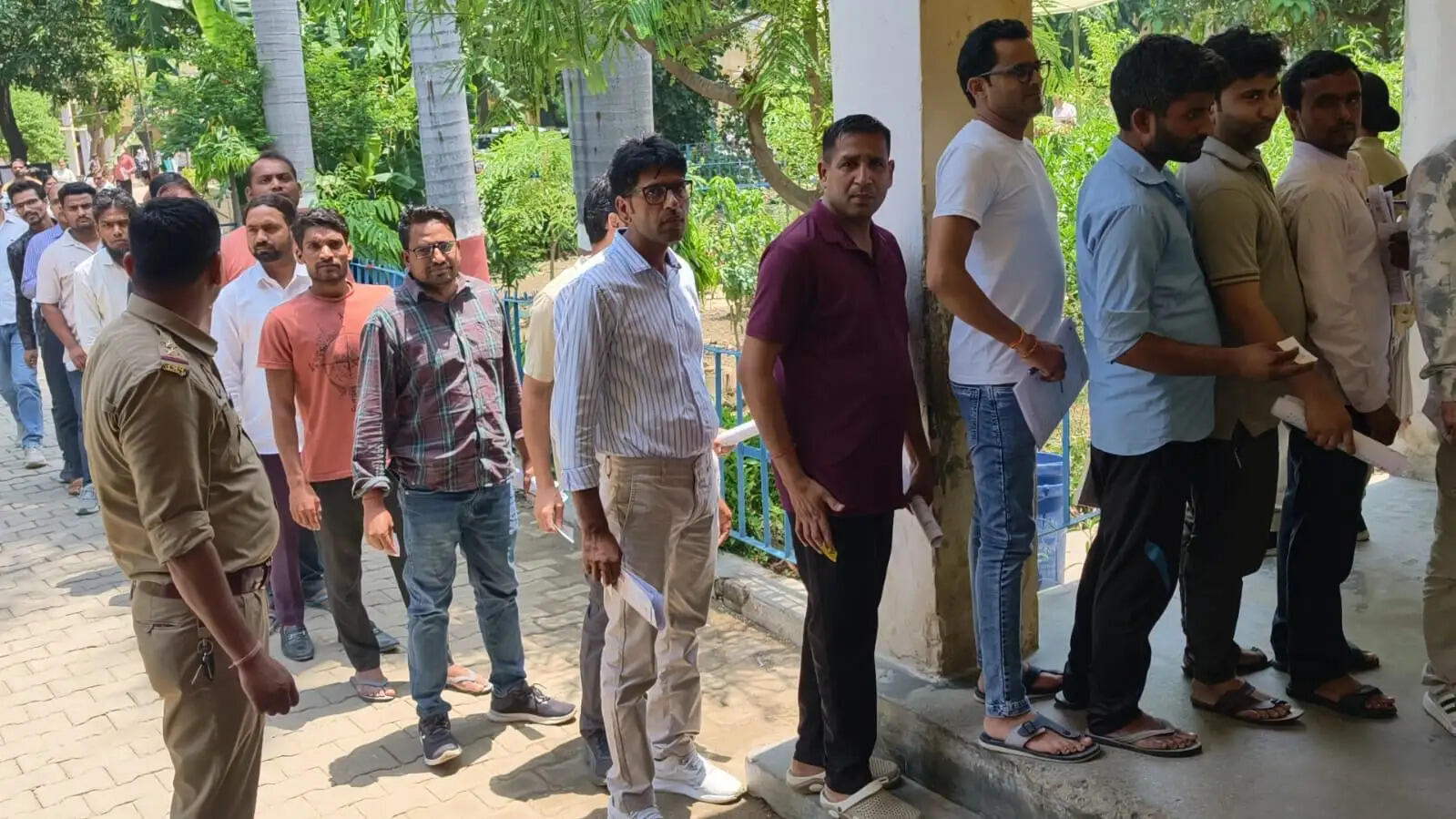 मुरादाबाद : 6704 परीक्षार्थियों ने छोड़ी प्रवक्ता भर्ती परीक्षा