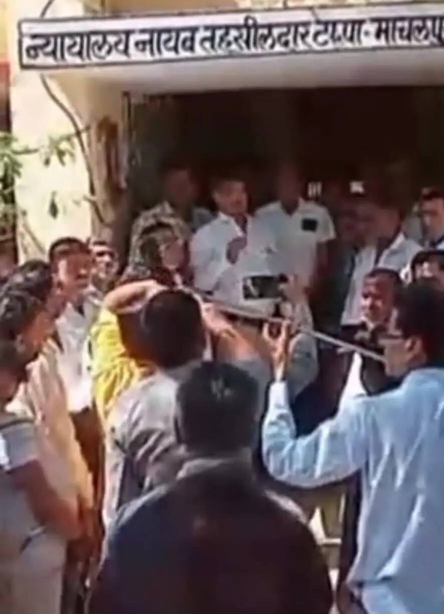 राजगढ़ः स्वास्थ्य केन्द्र की अव्यवस्थाओं को लेकर नाराज लोगों ने निकाली रैली, सौंपा ज्ञापन