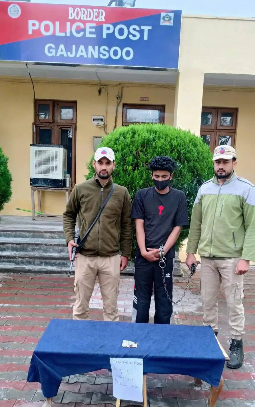 जम्मू पुलिस ने गजनसु मे हेरोइन के साथ एक नशीले पदार्थ तस्कर को किया गिरफ्तार
