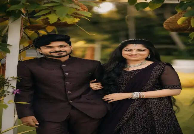 केरल की अरुंधती ने मुख्यमंत्री योगी को&nbsp;अपनी&nbsp;शादी&nbsp;में&nbsp;बुलाने&nbsp;के&nbsp;लिए&nbsp;लिखा भावुक पत्र
