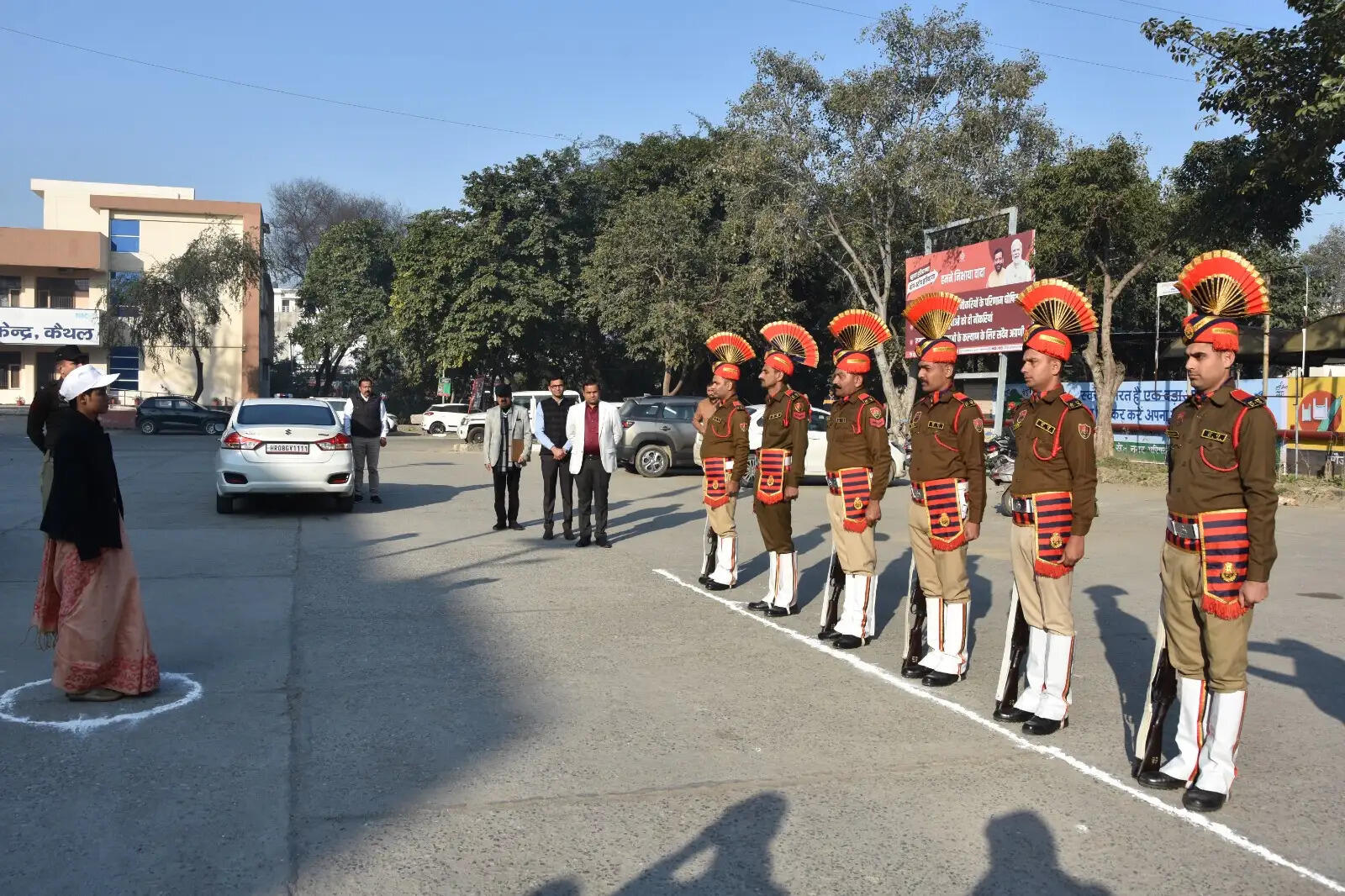 कैथल&nbsp;में&nbsp;सांसद किरण चौधरी ने फहराया तिरंगा, परेड की सलामी ली&nbsp;