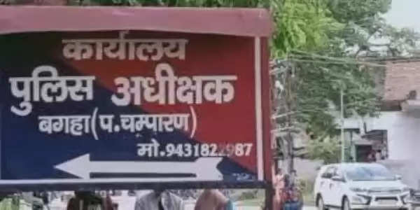 देशी शराब के साथ दो लोग पकड़ायें, वाहन जांच में लगाया 42 हजार का जुर्माना