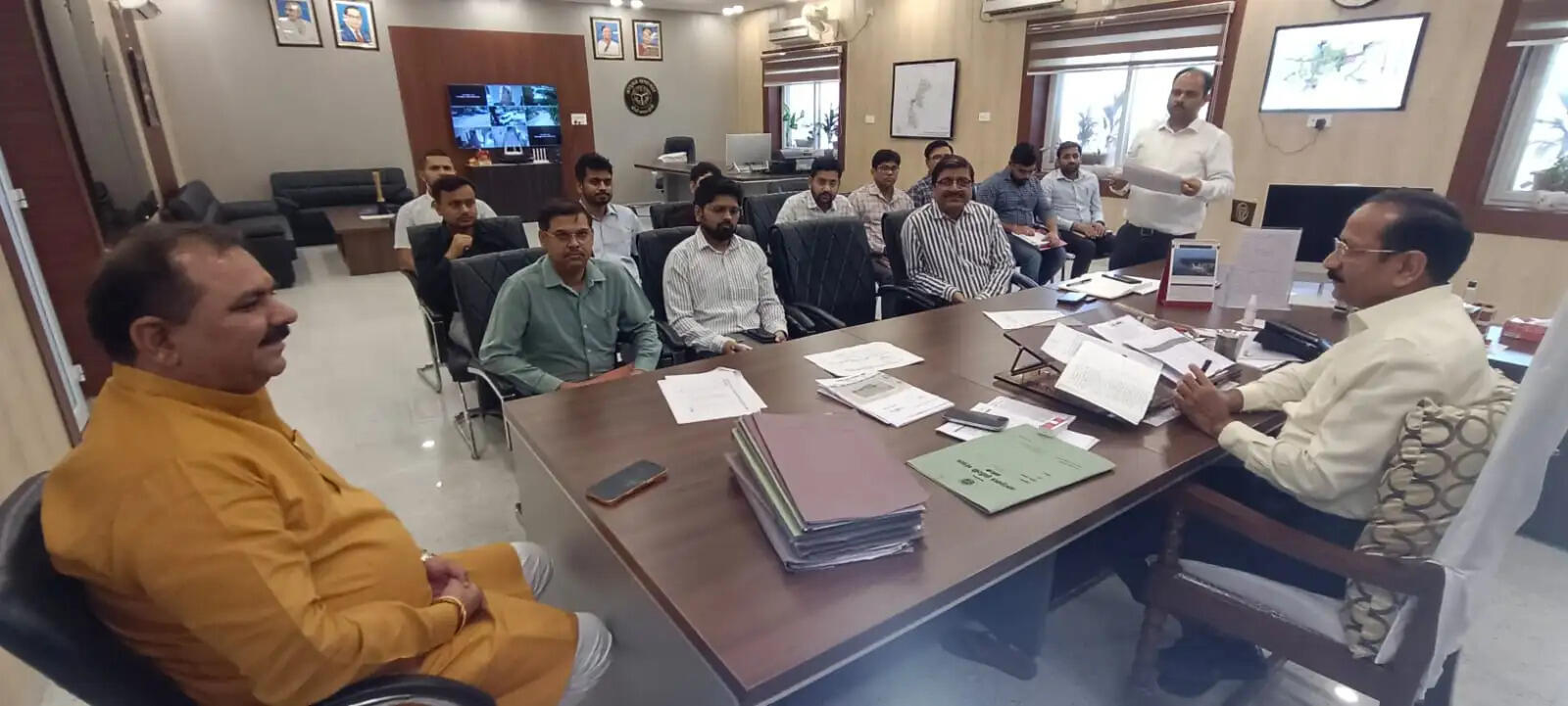 विद्युत आपूर्ति की शिकायतों का तुरंत निस्तारण करें, जर्जर पोल बदलें : विधायक