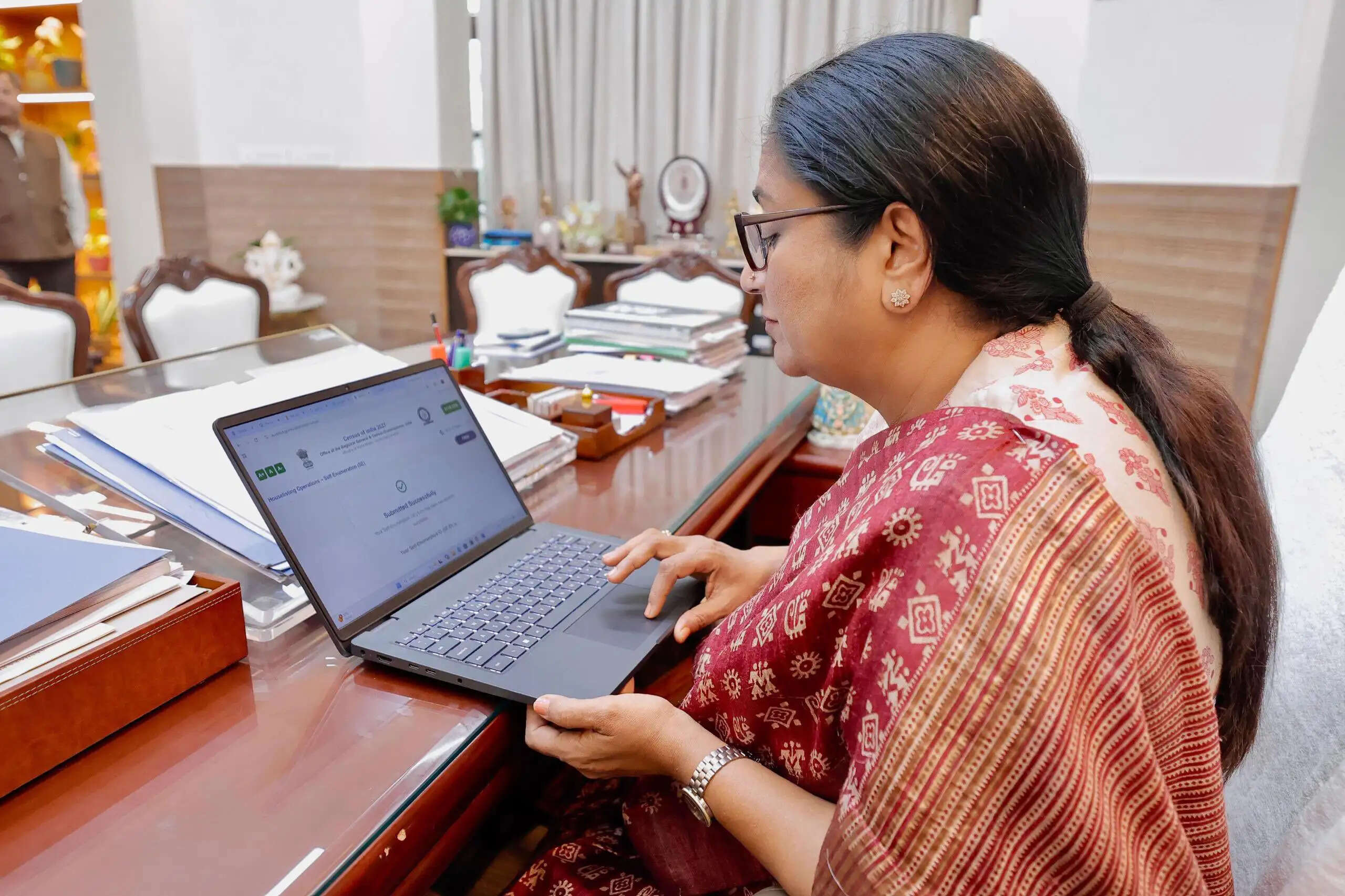 मुख्यमंत्री ने स्व-गणना के माध्यम से जनगणना में अपना विवरण किया दर्ज