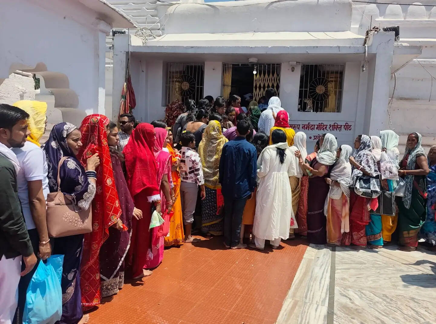 अनूपपुर: ज्येष्ठ पूर्णिमा पर अमरकंटक में उमड़ा आस्था का सैलाब, हजारों श्रद्धालुओं ने लगाई नर्मदा में डुबकी