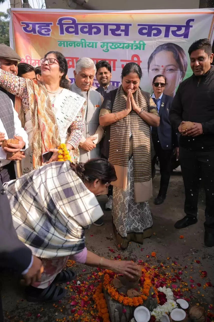 (अपडेट) धूल प्रदूषण को खत्म करने के लिए वॉल टू वॉल सड़कों का निर्माण जारी : रेखा गुप्ता