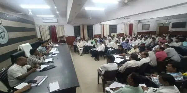 अंश निर्धारण, वरासत और न्यायालयीन मामलों में देरी पर सीआरओ सख्त