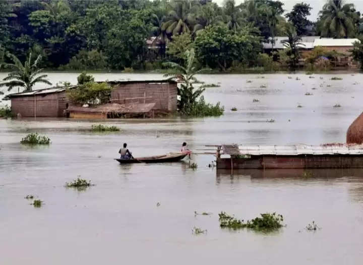 असम के 14 जिलों के 1.05 लाख लोग बाढ़ से प्रभावित, सिरिसपुर थाना डूबा